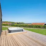 בית נופש 3 Bedroom In *