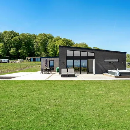 3 Bedroom In Prázdninový dům Sjolund