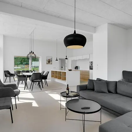 Prázdninový dům 3 Bedroom In *